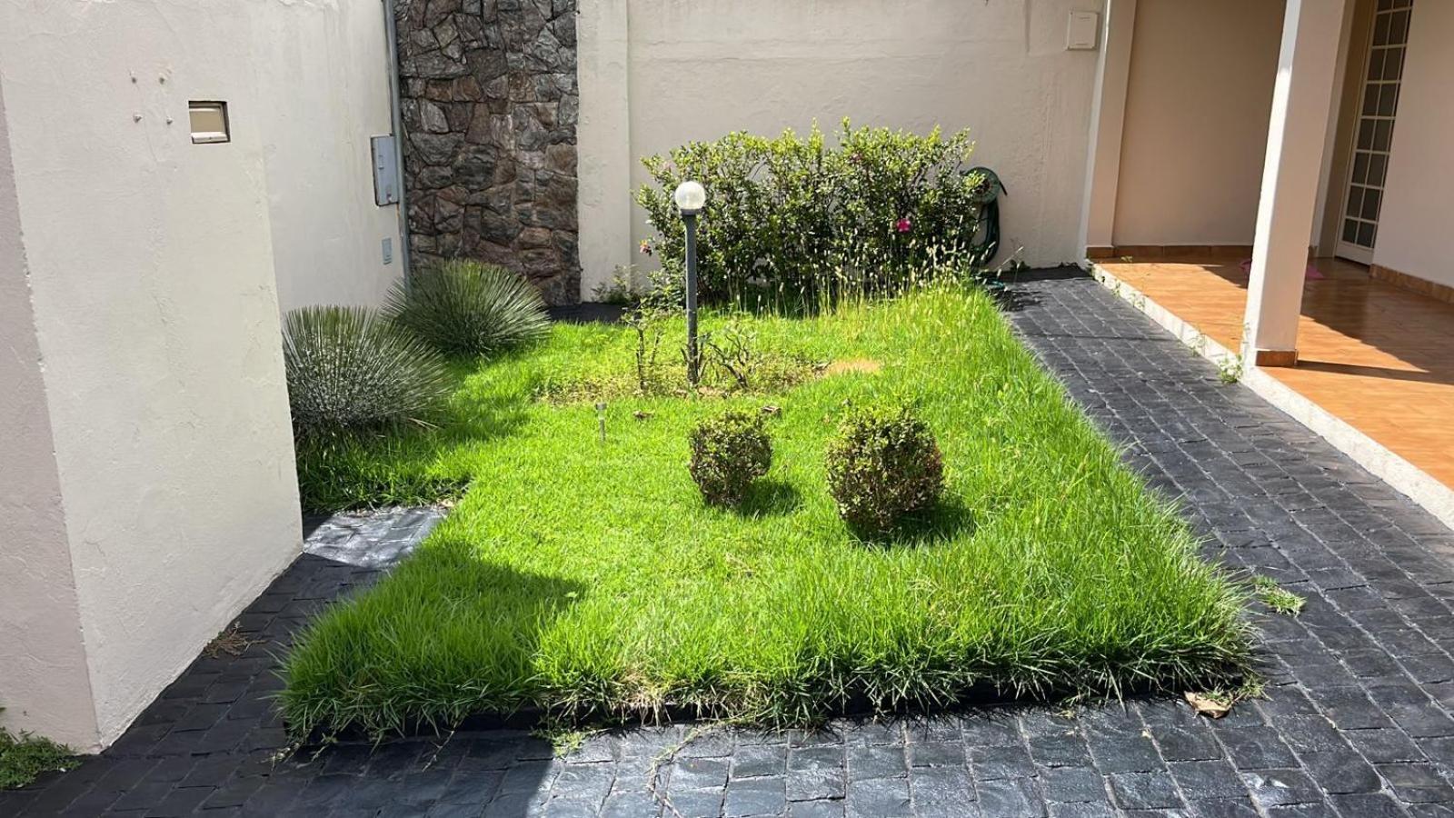 Privativo No Bairro Santa Monica Quarto em Acomodações Particulares Uberlândia